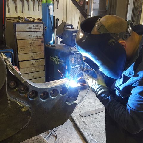 Blade seat repair, step 2 of 6