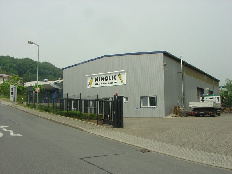 Nikolic manufacturing and service hall