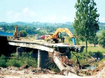 Krupp HM-1500 Demolition Hammer Wiederaufbau in Bosnien
